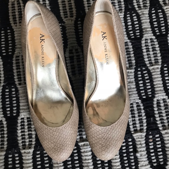 Anne Klein Snake Skin Pumps - Picture 3 of 4